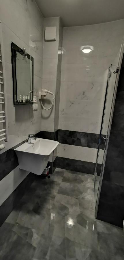 Hotel Sevilla Gold Leczeszyce Bagian luar foto