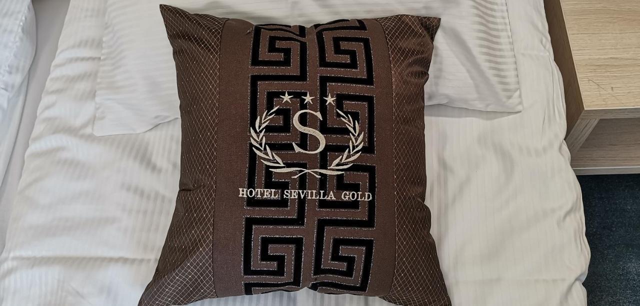 Hotel Sevilla Gold Leczeszyce Bagian luar foto