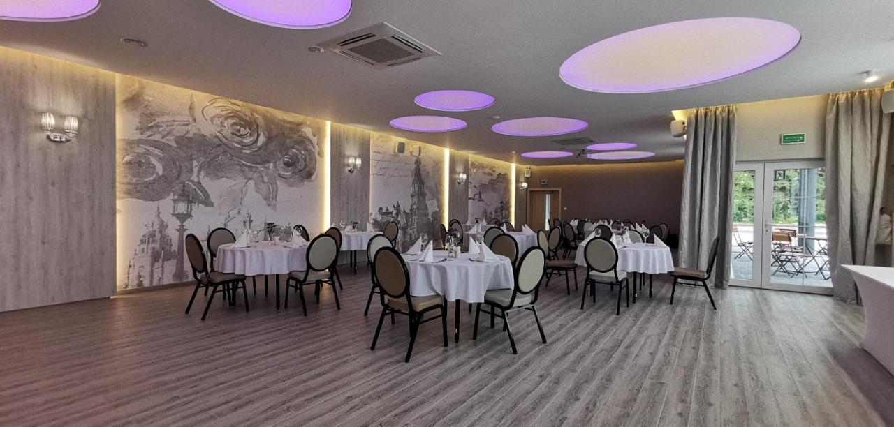 Hotel Sevilla Gold Leczeszyce Bagian luar foto