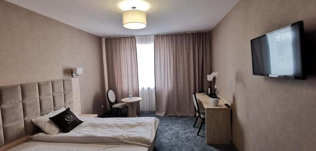 Hotel Sevilla Gold Leczeszyce Bagian luar foto