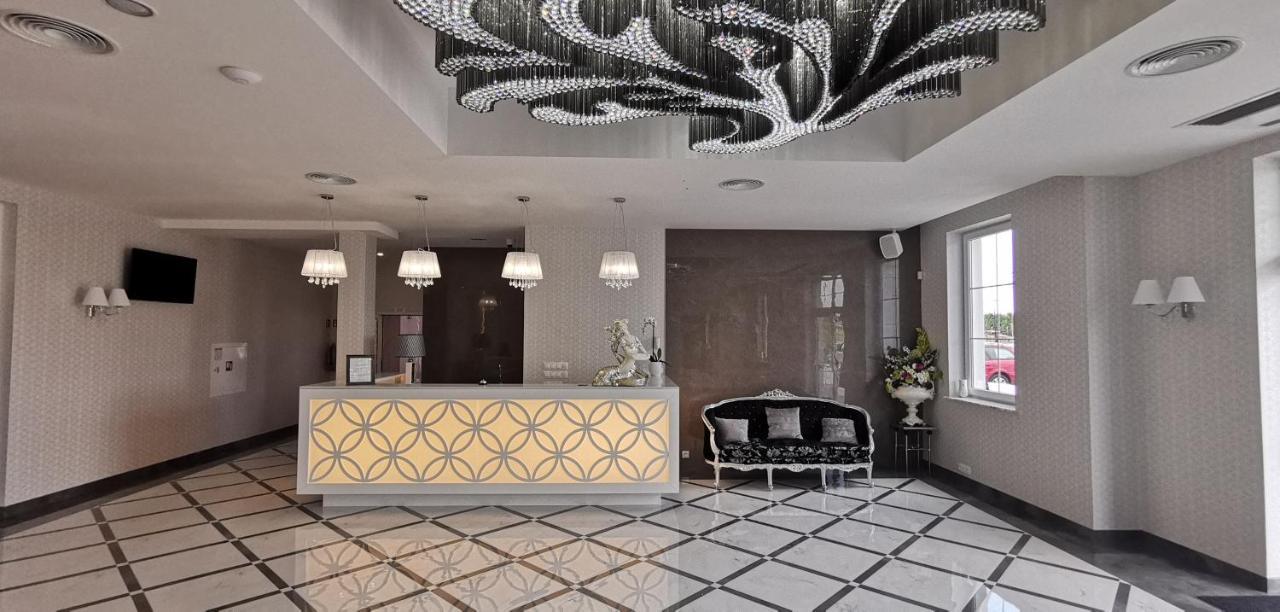 Hotel Sevilla Gold Leczeszyce Bagian luar foto