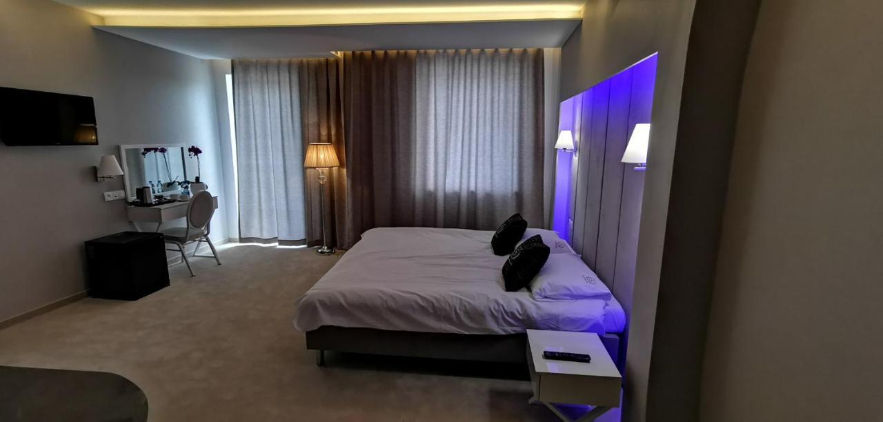 Hotel Sevilla Gold Leczeszyce Bagian luar foto