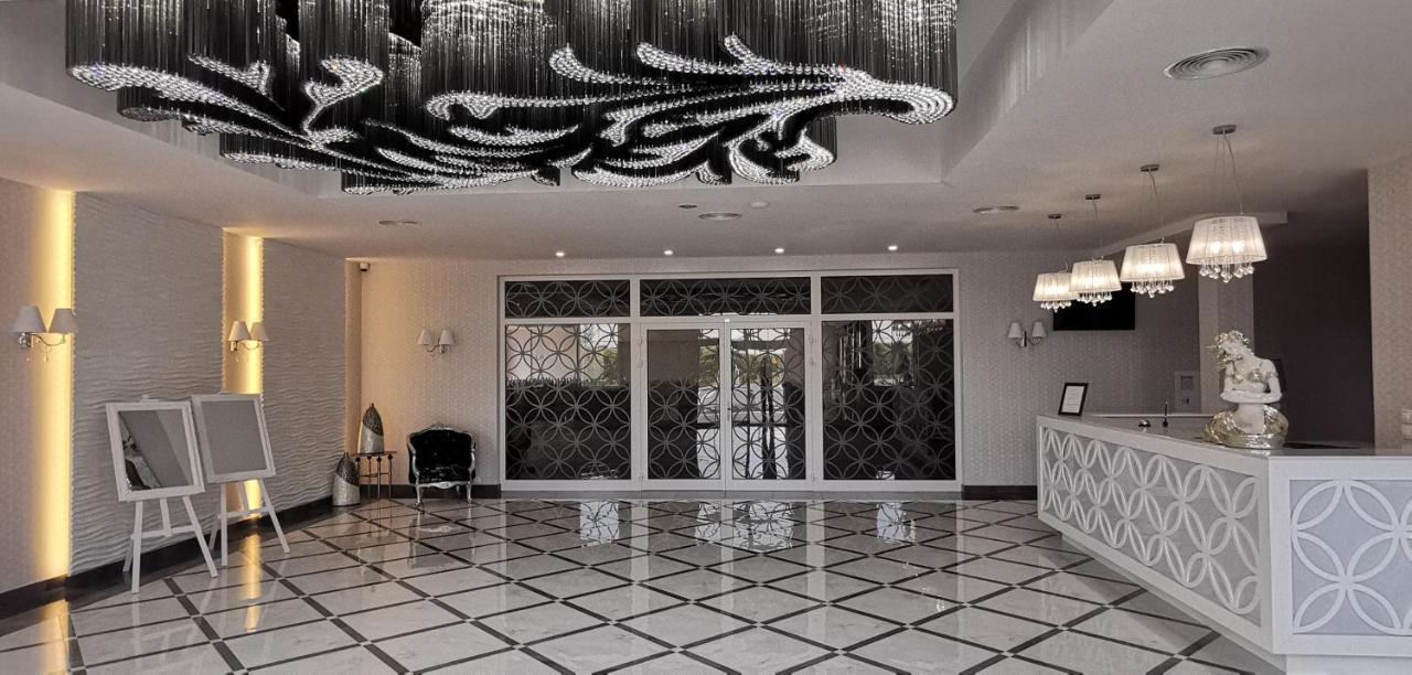 Hotel Sevilla Gold Leczeszyce Bagian luar foto